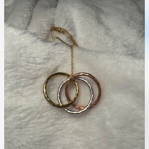 Modern Two-Tone Interlocking Rings Necklace